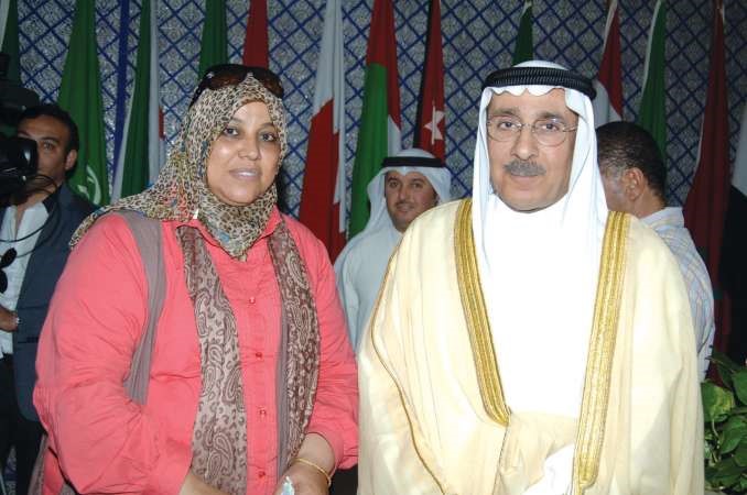 الوزير الجسار مع الزميلة هناء السيد ناصر عبد السيد

