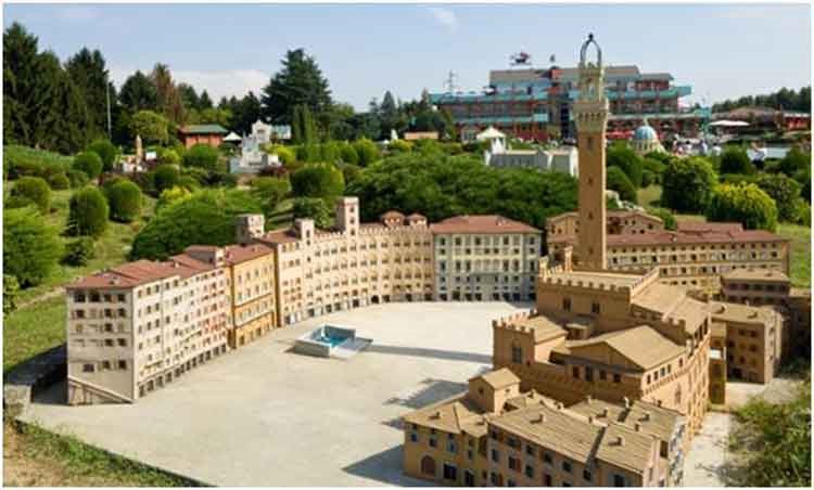 تحتوي حديقةLeolandia فيCapriate San Gervasio بايطاليا