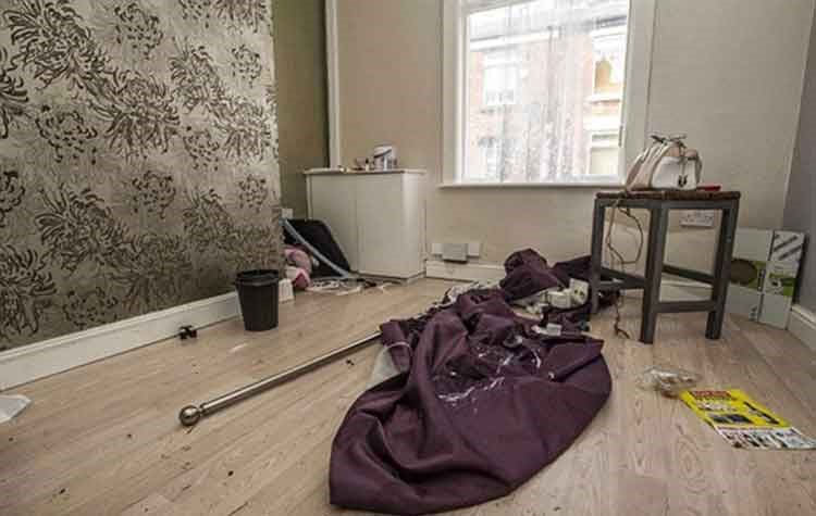 بالفيديو والصور.. كيف انتقمت عائلة بريطانية بعد طردها من المنزل لعدم دفع الإيجار؟