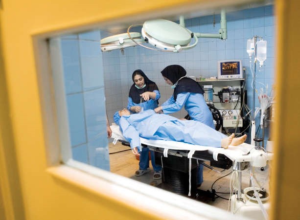 طبيب أم طبيبة لأمراض النساء؟