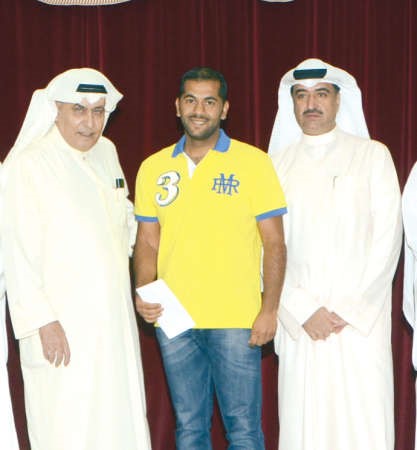  ويكرم السبتي بطل التجديف
