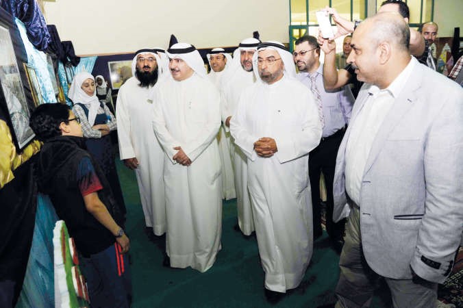 المشعان والكندري مع الحضور في المعرض