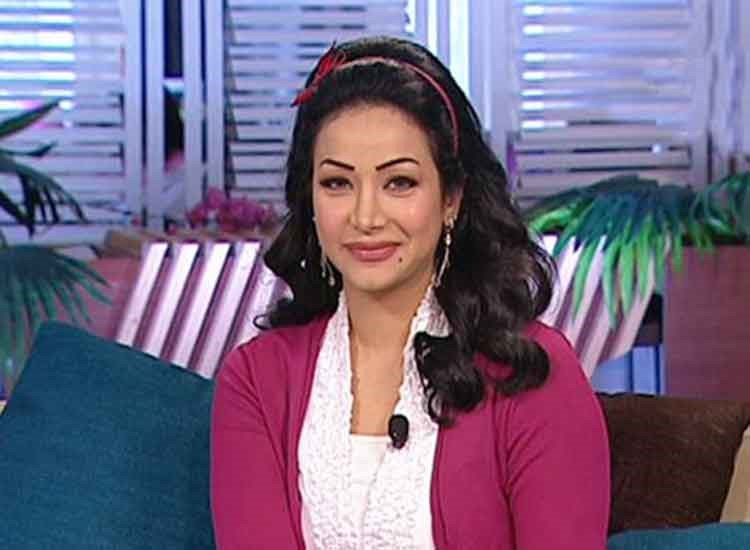 بالفيديو.. لجين عمران تقيم حفلة "جوز هند" لأسيل وصديقاتها في آخر الليل