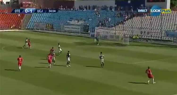 بالفيديو.. لاعب جزائري يُسجل هدفاً رائعاً.. على طريقة كانتونا