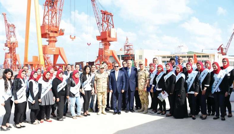 الرئيس المصري عبد الفتاح السيسي خلال افتتاحه امس لمشروع تطوير شركة ترسانة الاسكندرية﻿