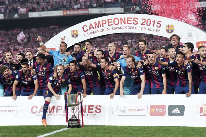 «الملك» ميسي يتوِّج برشلونة بكأس إسبانيا