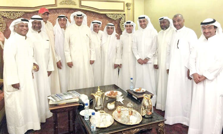 رئيس نادي القادسية السابق فواز الحساوي مع محمد الذاير وفيصل الجزاف ودمحمد خليل في الديوانية ﻿