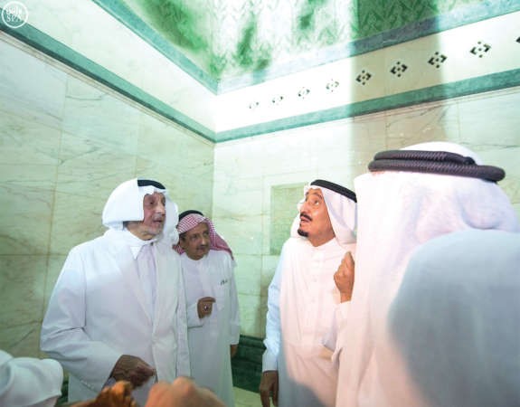 داخل الكعبة المشرفة﻿