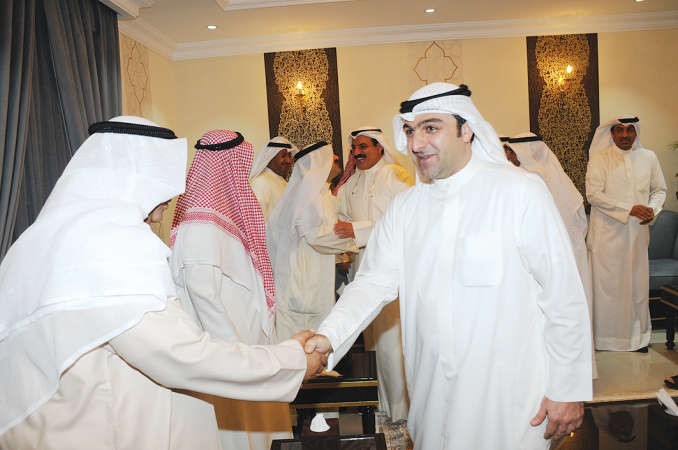 ياسر ابل مباركا بافتتاح الديوان