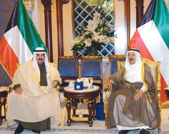  صاحب السمو الامير الشيخ صباح الاحمد مستقبلا سمو الشيخ ناصر المحمد﻿