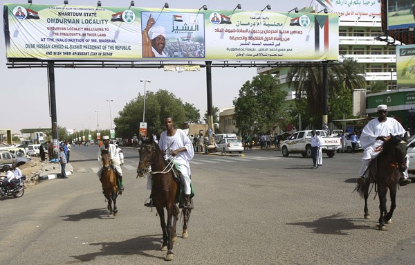 اجواء احتفالية في العاصمة السودانية بعد حلف الرئيس البشير اليمين الدستورية