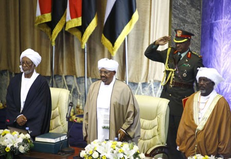 الرئيس السوداني عمر البشير خلال مراسم ادائه اليمين الدستورية