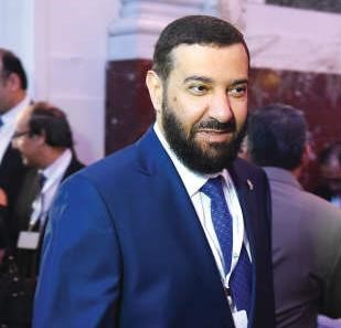 دعلي العمير لحظة وصوله فيينا 	افپ ﻿