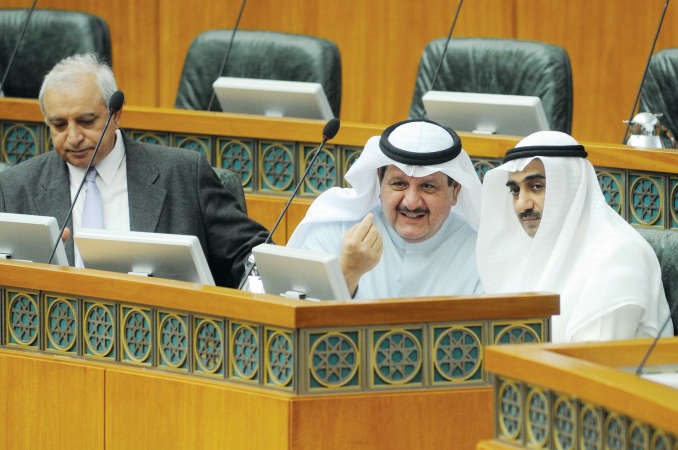 ديوسف العلي وعيسى الكندري ودبدر العيسى
