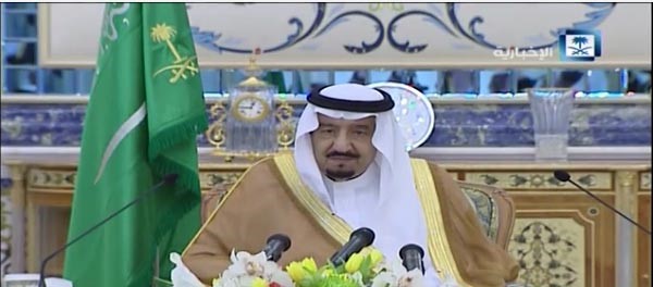 بالفيديو.. خادم الحرمين يكشف تفاصيل قصة مقاضاة أحد المواطنين السعوديين للملك عبدالعزيز