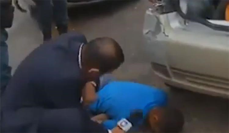 بالفيديو.. صحافي يحاول إجراء لقاء مع رجل ميت