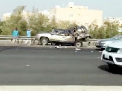 جثة الوافد المصري الى اقصى يسار الصورة ﻿
