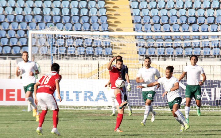 الأهلي بين فكي الأفريقي.. والزمالك يصارع سانجا