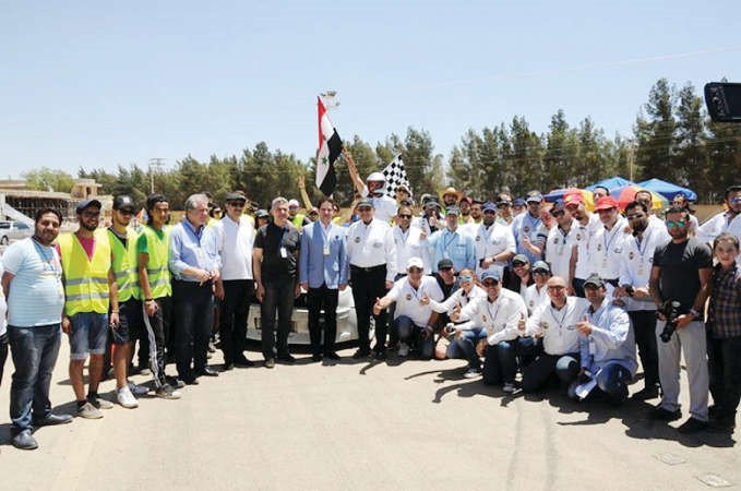 الفائزون والمنظمون عقب انتهاء المنافسات