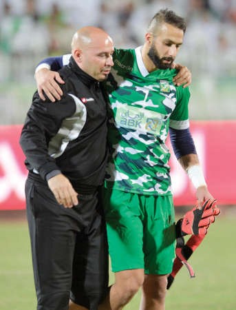 حميد القلاف خرج مصابا بمساعدة الجهاز الطبيالازرقكوم﻿