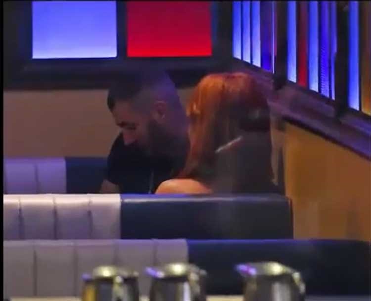 بالفيديو.. ريهانا تقضي سهرة خاصة مع كريم بنزيما بملهى ليلي