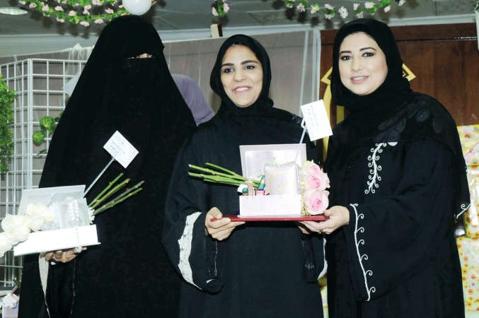 تكريم احدى المشاركات﻿