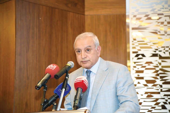 دبدر العيسى مهنئا الطلبة