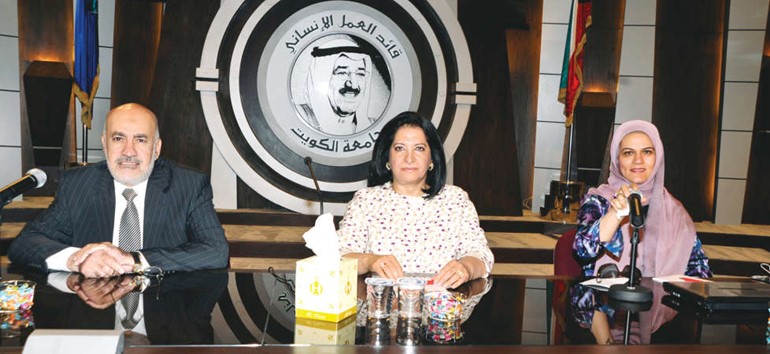 عميدة كلية الدراسات العليا د فريدة العوضي متوسطة دمشاعل الحملي ودابراهيم شناوي