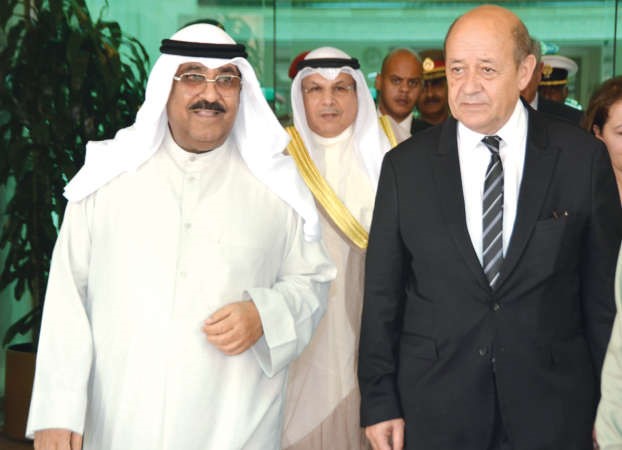 الشيخ مشعل الاحمد وجان ايف لودريان والشيخ خالد الجراح 