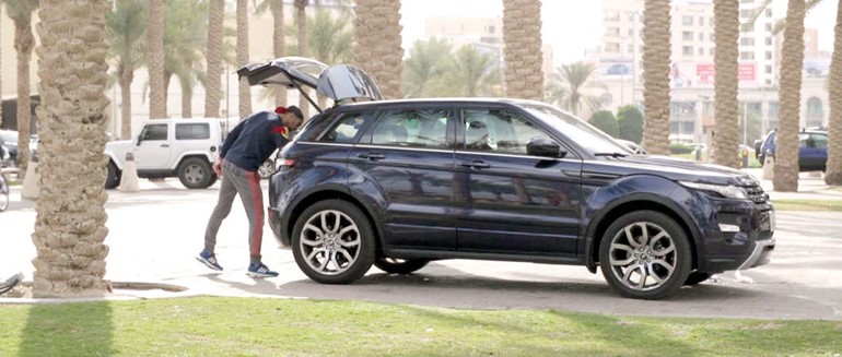 سلسلة أفلام «أرضي» من لاند روفر تسلط الضوء على مسيرة النجم الرياضي محمد العطار وتحديه للظروف البيئية القاسية