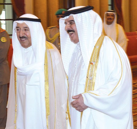 صاحب السمو الامير الشيخ صباح الاحمد خلال اللقاء مع العاهل البحريني 