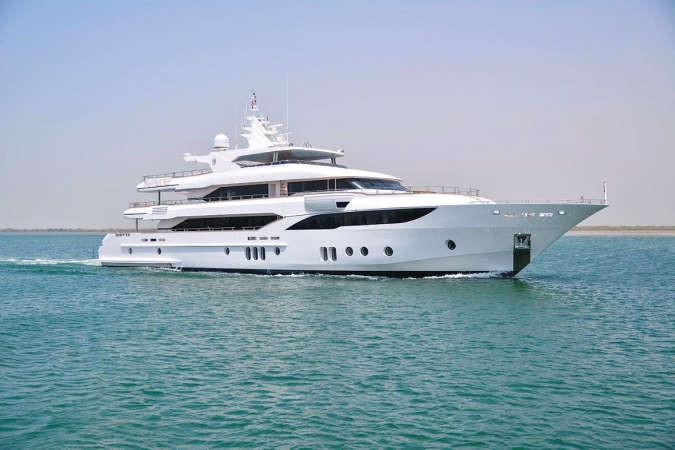 اليخت السوبر ماجستي 155