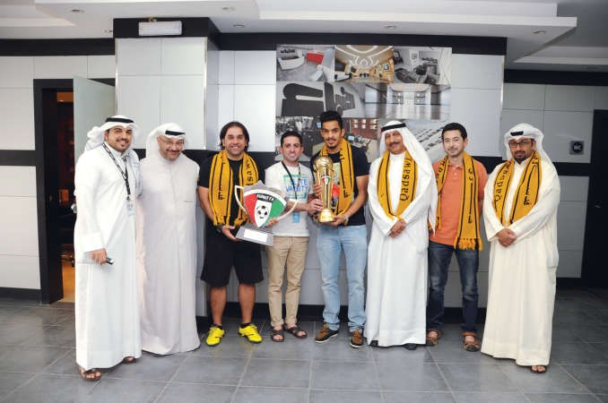 مدير التحرير الزميل محمد الحسيني يتوسط ابطال القادسية والزميل عبدالعزيز جاسمفريال حماد﻿
