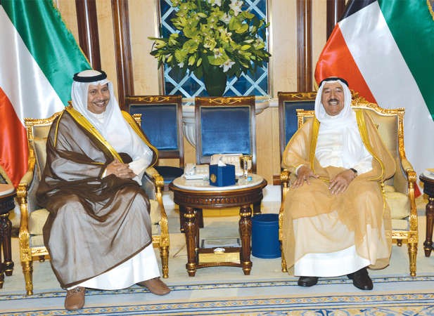 صاحب السمو الامير الشيخ صباح الاحمد مستقبلا سمو رئيس الوزراء الشيخ جابر المبارك﻿