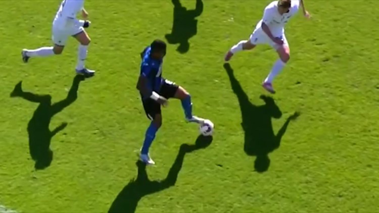 بالفيديو.. لاعب مغمور يقدم وصلة رائعة من المهارة الفائقة في احدى المباريات