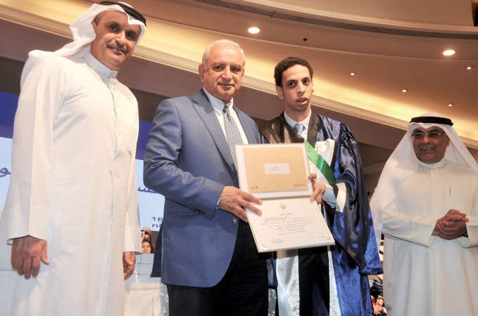 تكريم الطالب عمرو عادل عبدالمنعم﻿