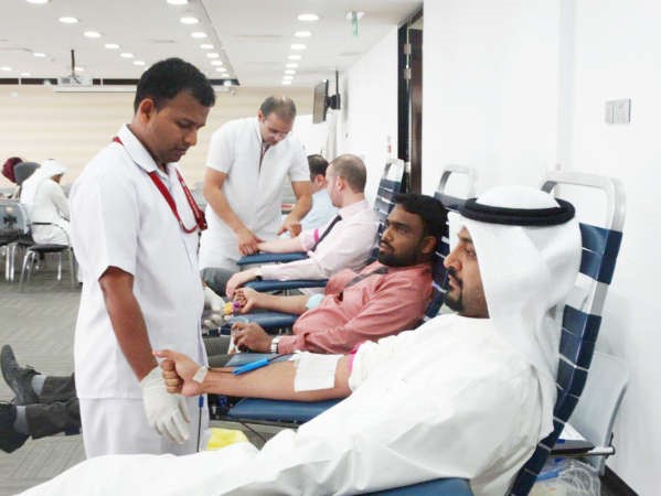 موظفو KPMG يتبرعون بالدم﻿