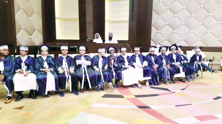 جانب من الطلبة المكرمين ﻿