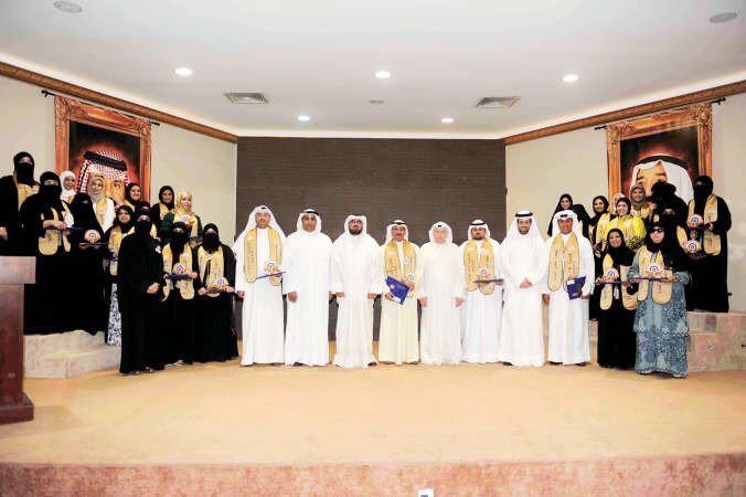 المكرمون في صورة جماعية خلال الحفل هاني عبد الله 