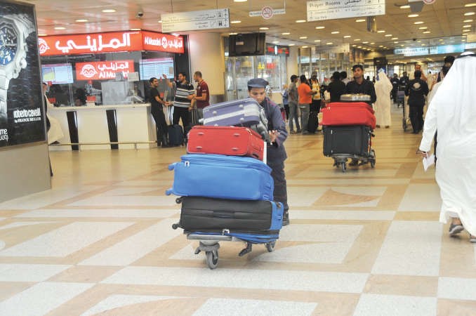 حركة المسافرين المغادرين﻿