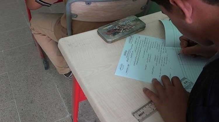 بالصور.. هكذا يشرف داعش على امتحانات الطلاب في الفلوجة