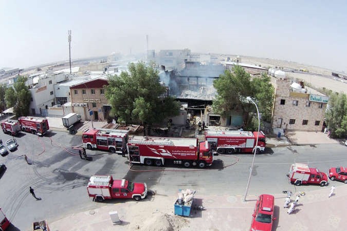 العلاقات العامة في الاطفاء توثق الحريق بالتصوير الجوي