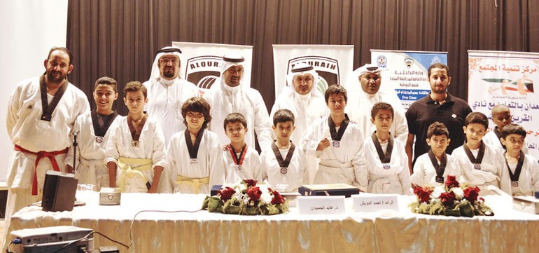 الشريع والعمران يتوسطان دعايد والرائد الدويش والصولة ومجموعة من لاعبي القرين﻿