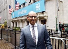 الرئيس التنفيذي المستقيل ديك كوستولو افپ
