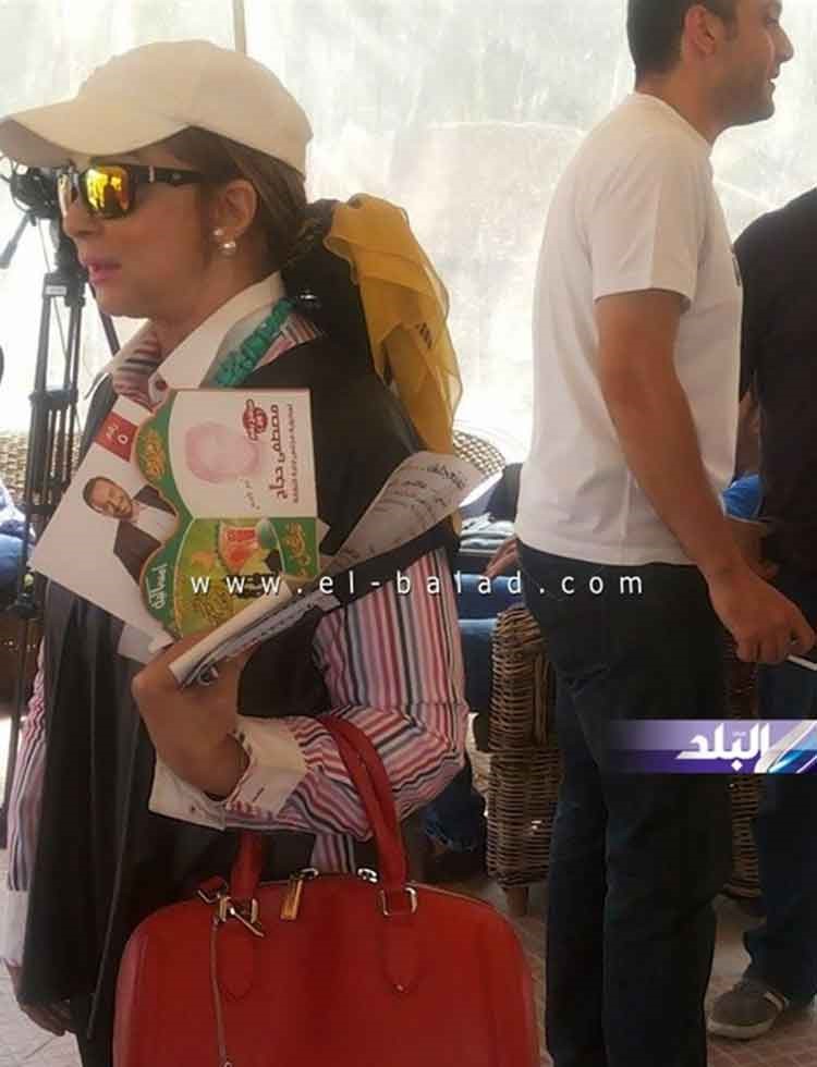 بالصور.. شهيرة تظهر لأول مرة بدون حجاب بشكل علني