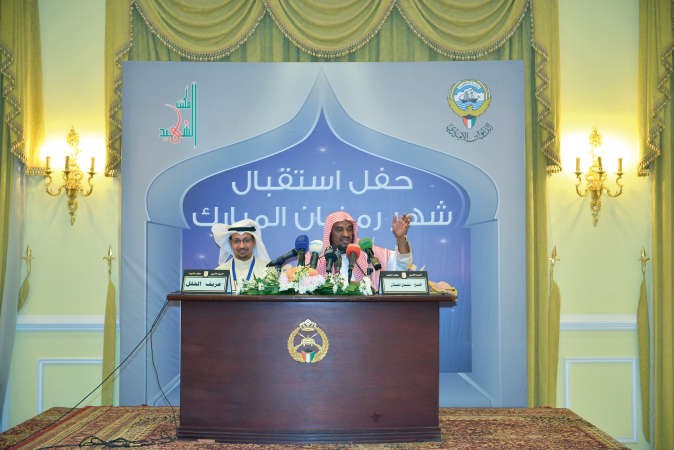 الشيخ سليمان الجبيلان متحدثا للحضور