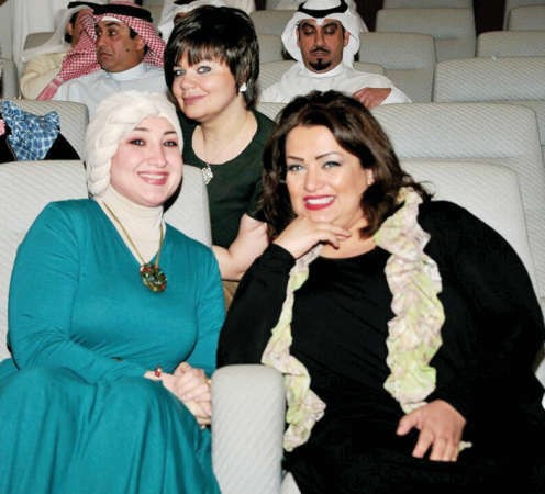منى شداد وسماح محمد وابرار المفيدي﻿