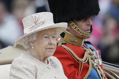الملكة Elizabeth وزوجها الامير Philip