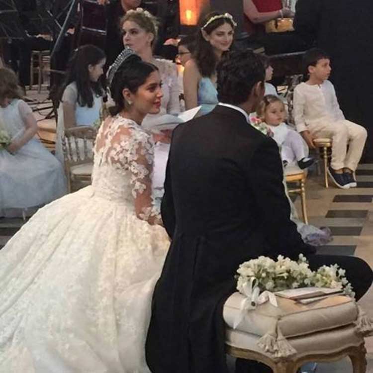 بالفيديو والصور.. فستان زفاف ابنة ثري لبناني في باريس يذهل المدعوين