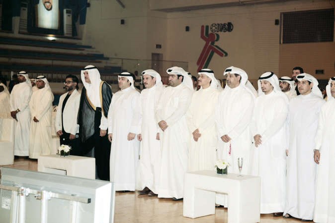 ممثل صاحب السمو الامير وزير الاعلام ووزير الدولة لشؤون الشباب الشيخ سلمان الحمود ووزير الاسكان ياسر ابل والوكيل المساعد للتنمية في وزارة الشباب عبدالرحمن المطيري ونائب مدير الهيئة العامة للشباب والرياضة دحمود فليطح والرئيس التنفيذي لشركة VIVA للاتصالات مسلمان البدران وخالد الروضان في الحفل﻿